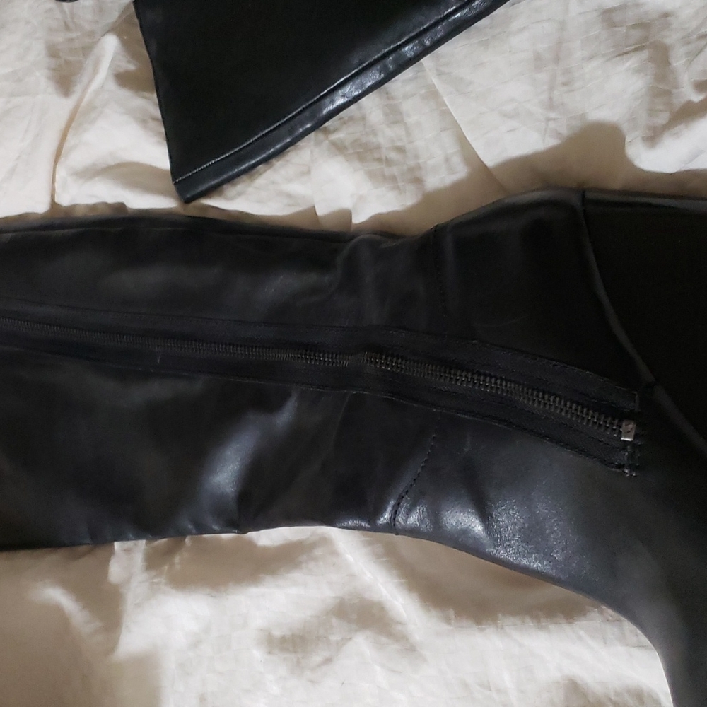 Boots - Picture 2 of 6